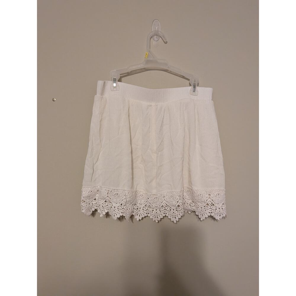 Copper Key White Crochet-Hem Mini Skirt